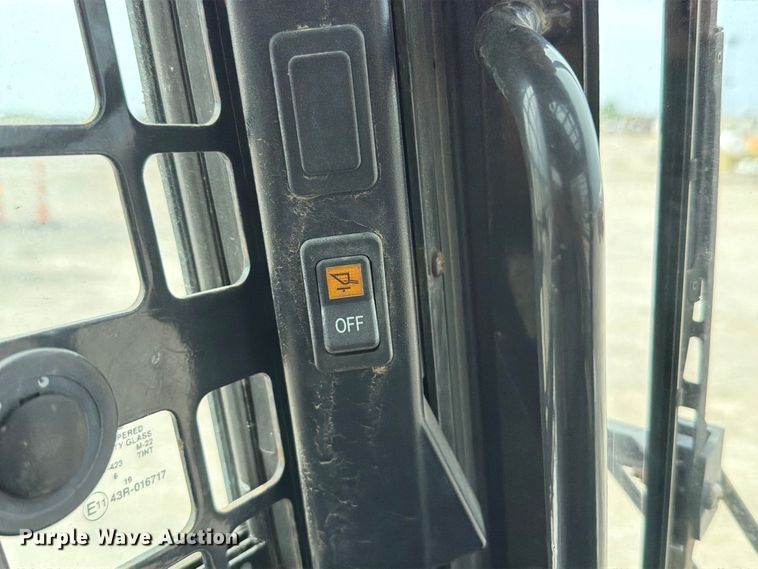 image for item FT6154 2018 Bobcat T740 tracked skid steer loader