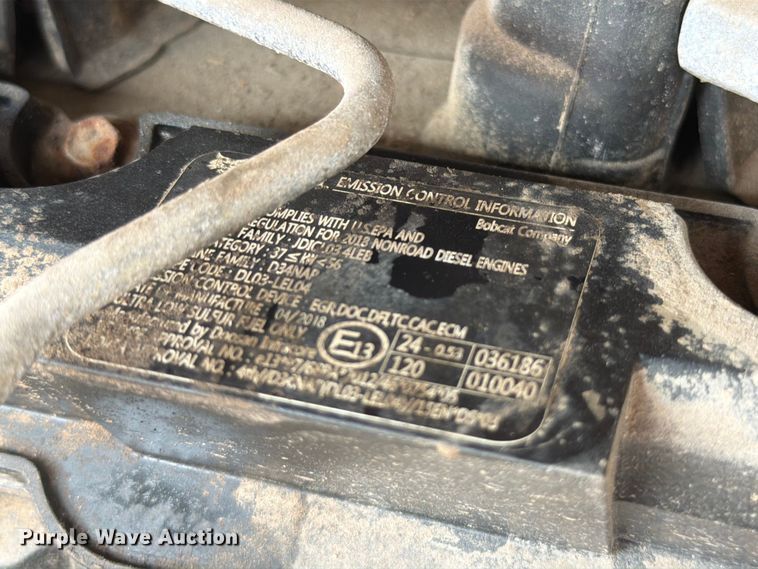 image for item FT6154 2018 Bobcat T740 tracked skid steer loader