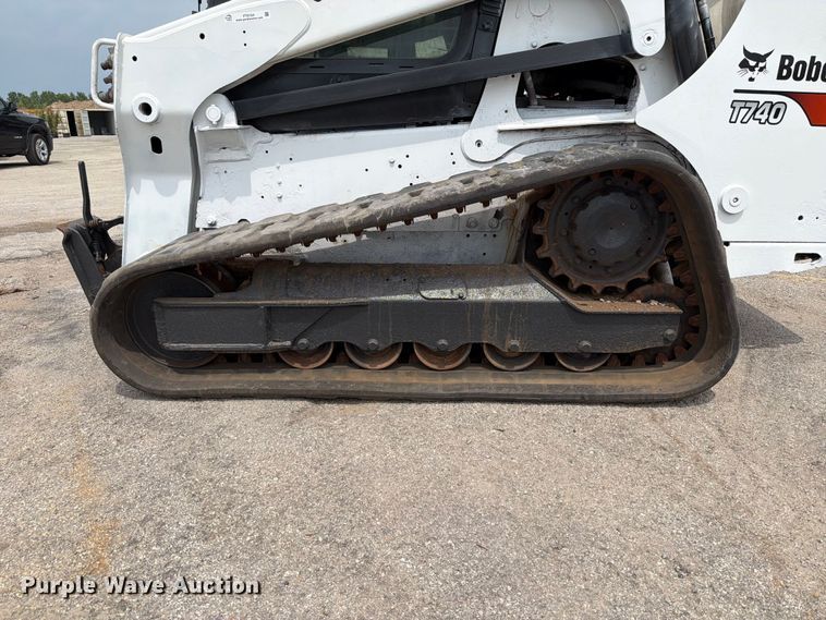 image for item FT6154 2018 Bobcat T740 tracked skid steer loader