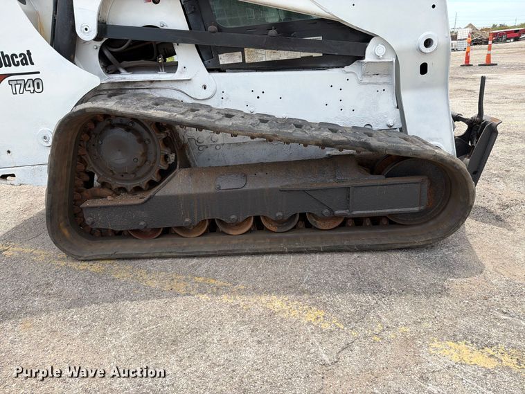 image for item FT6154 2018 Bobcat T740 tracked skid steer loader