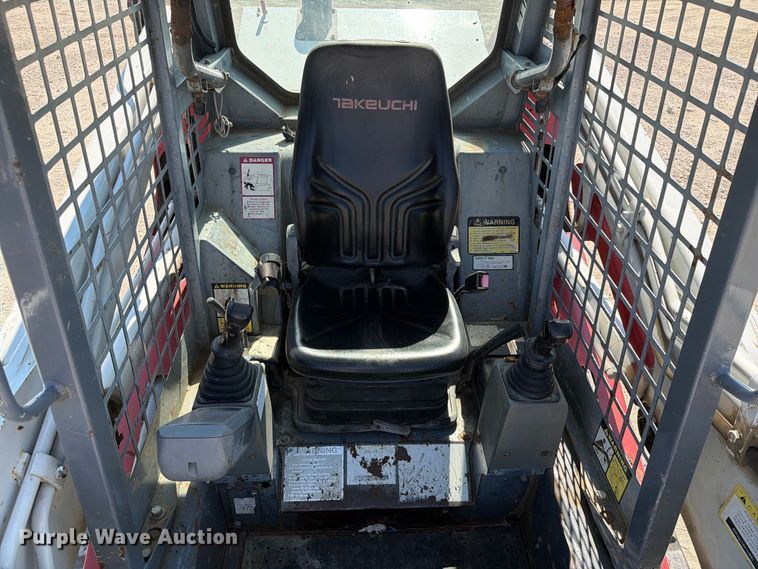 image for item FT8008 2006 Takeuchi TL130 tracked skid steer loader