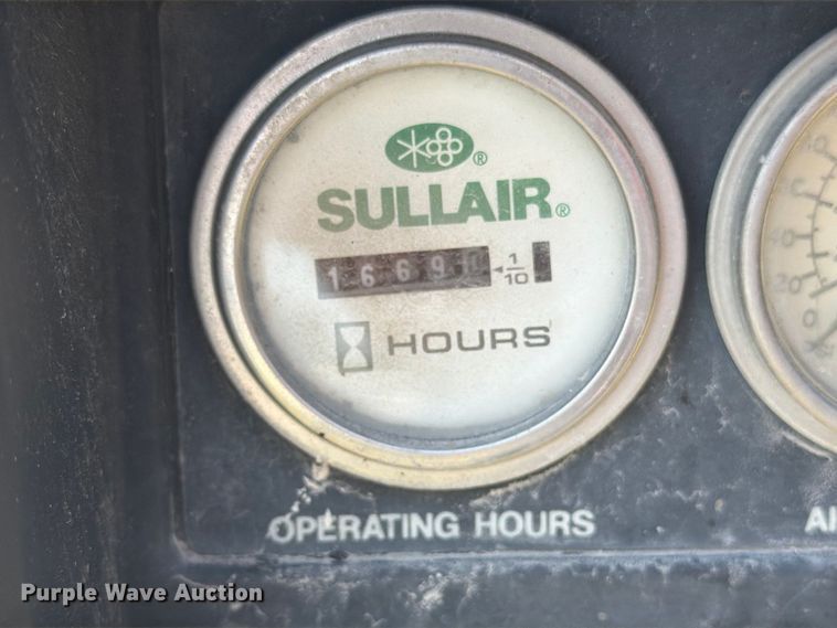 image for item FT8013 Sullair 185 air compressor