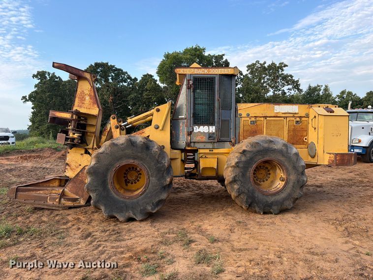 image for item FU1010 2005 John Deere 843H feller buncher
