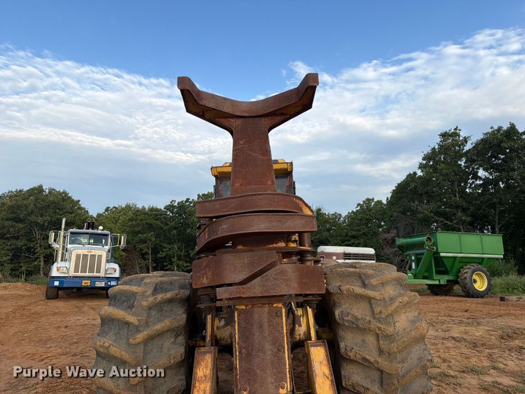 image for item FU1010 2005 John Deere 843H feller buncher