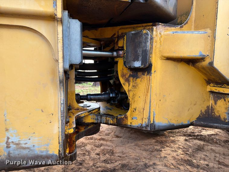 image for item FU1010 2005 John Deere 843H feller buncher