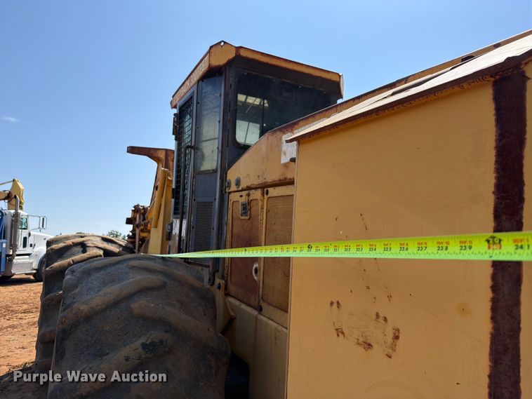 image for item FU1010 2005 John Deere 843H feller buncher