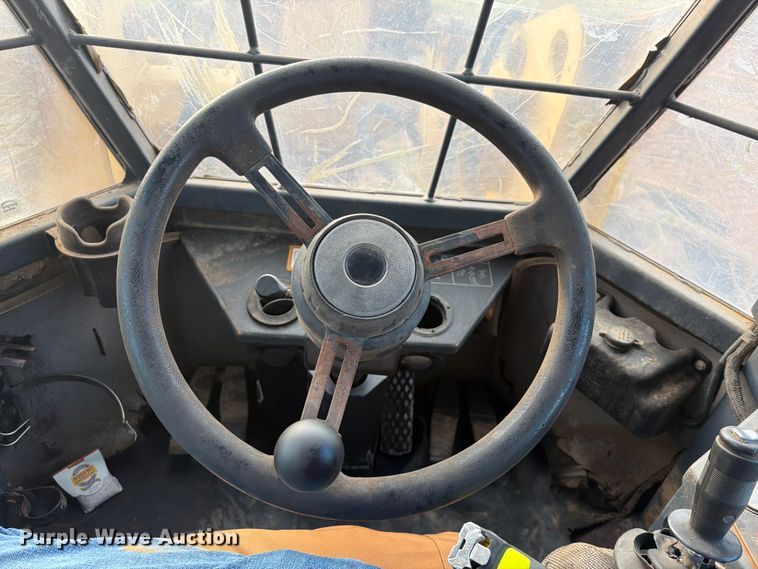 image for item FU1010 2005 John Deere 843H feller buncher