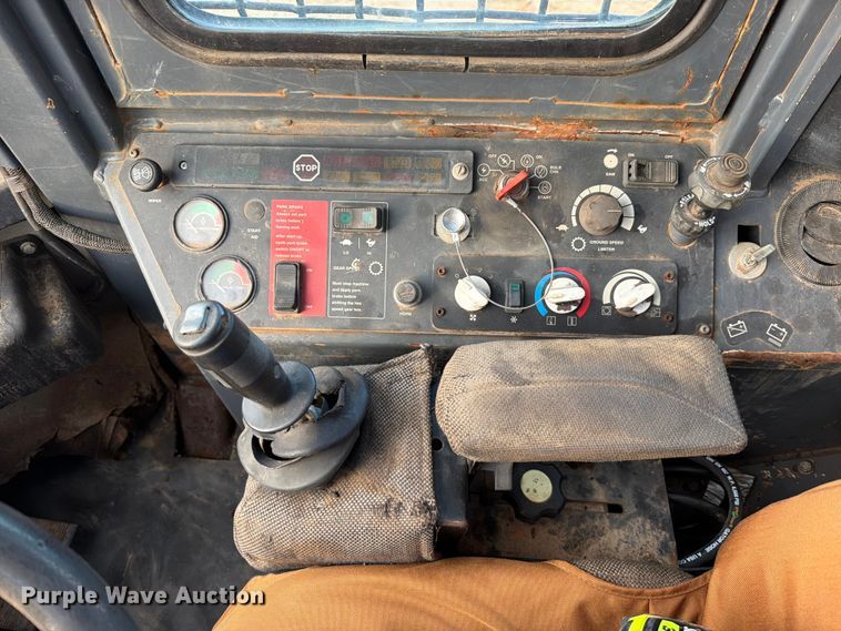 image for item FU1010 2005 John Deere 843H feller buncher