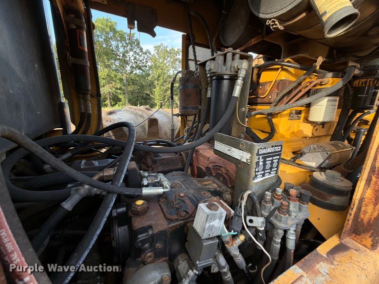 image for item FU1010 2005 John Deere 843H feller buncher