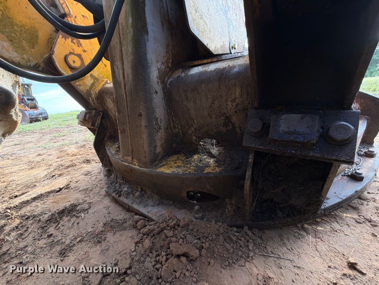 image for item FU1010 2005 John Deere 843H feller buncher