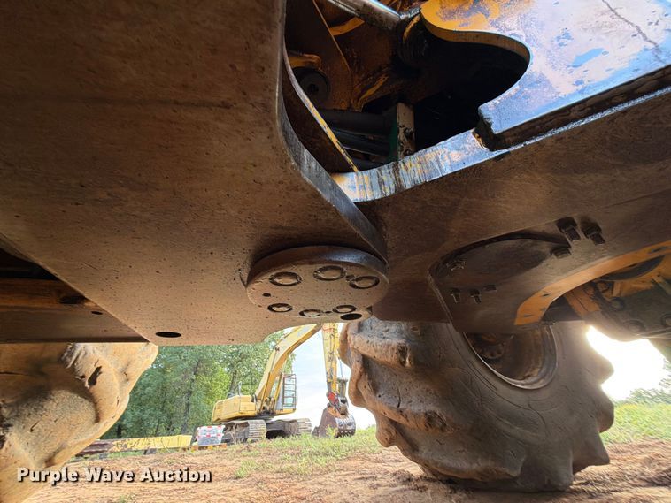 image for item FU1010 2005 John Deere 843H feller buncher