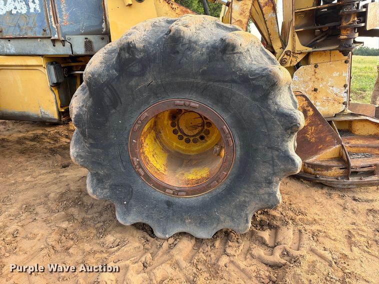 image for item FU1010 2005 John Deere 843H feller buncher