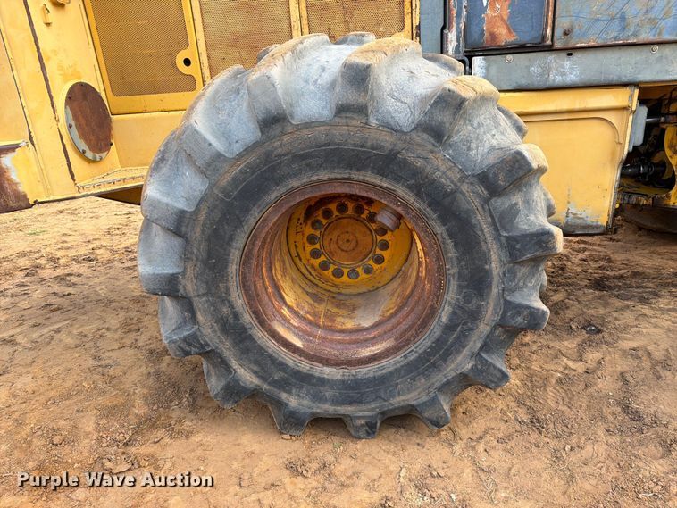 image for item FU1010 2005 John Deere 843H feller buncher