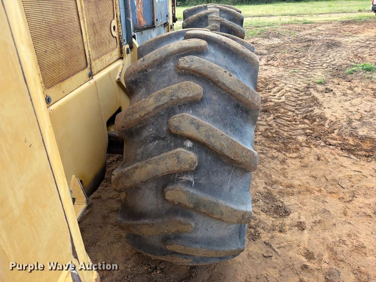 image for item FU1010 2005 John Deere 843H feller buncher