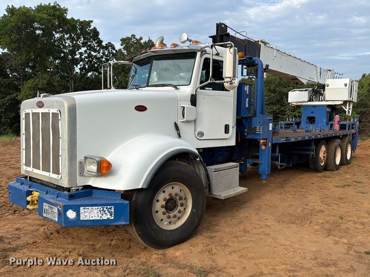 2011 Peterbilt 367 crane truck