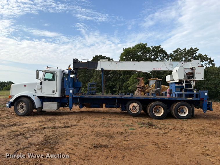image for item FU1011 2011 Peterbilt 367 crane truck