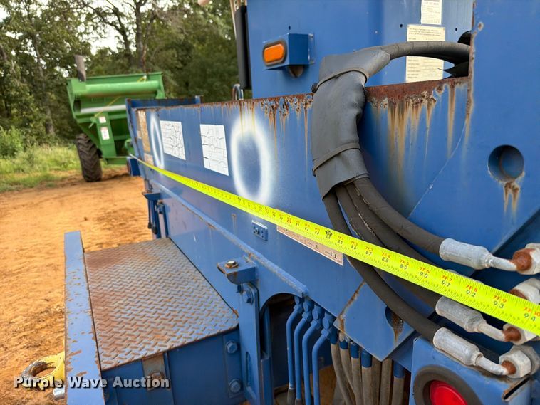image for item FU1011 2011 Peterbilt 367 crane truck