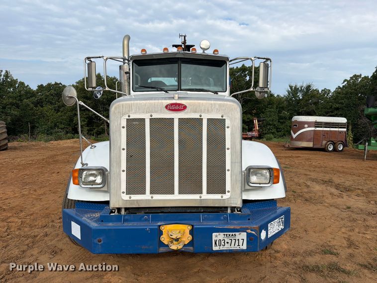 image for item FU1011 2011 Peterbilt 367 crane truck