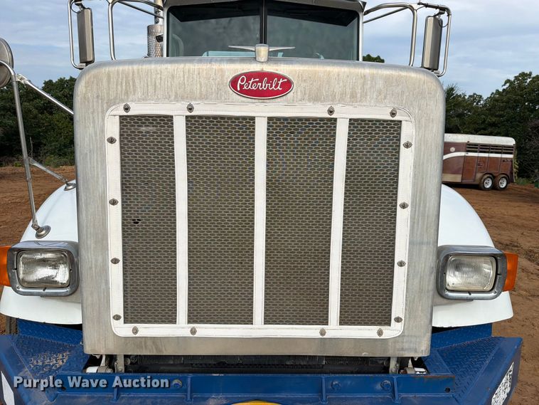 image for item FU1011 2011 Peterbilt 367 crane truck