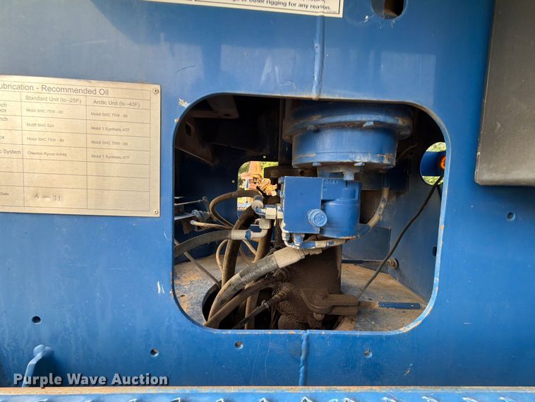 image for item FU1011 2011 Peterbilt 367 crane truck