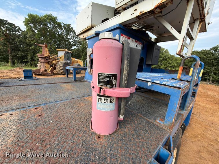 image for item FU1011 2011 Peterbilt 367 crane truck