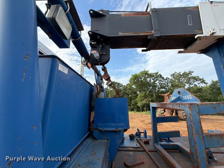 image for item FU1011 2011 Peterbilt 367 crane truck