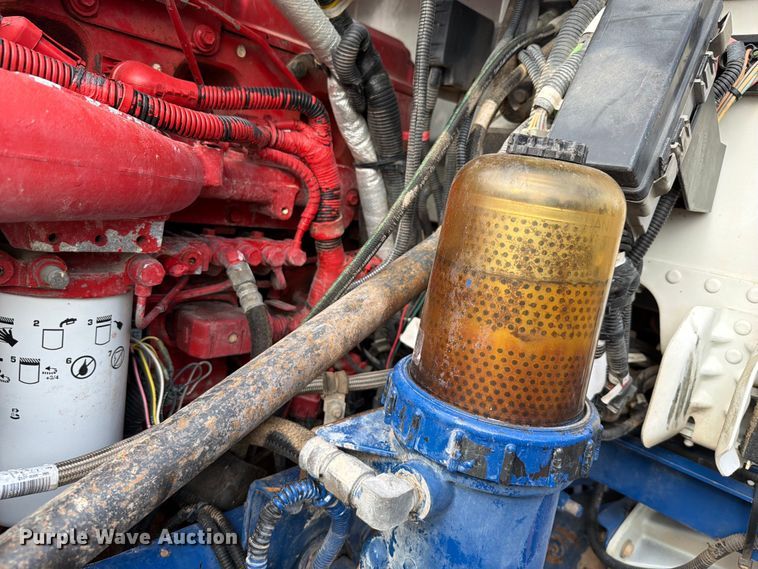 image for item FU1011 2011 Peterbilt 367 crane truck
