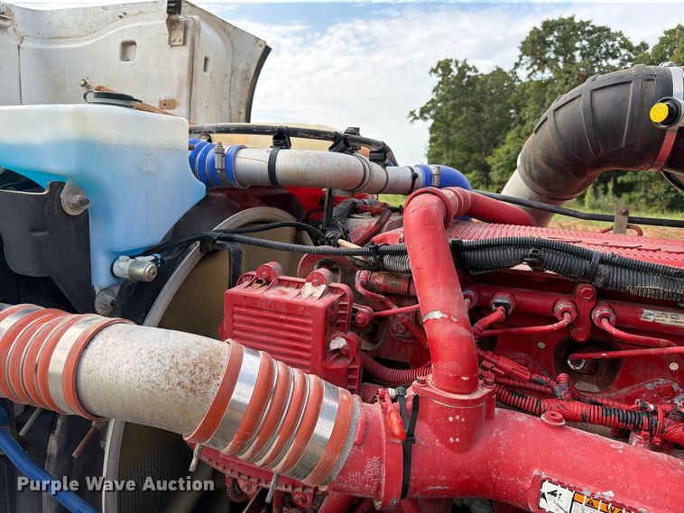image for item FU1011 2011 Peterbilt 367 crane truck