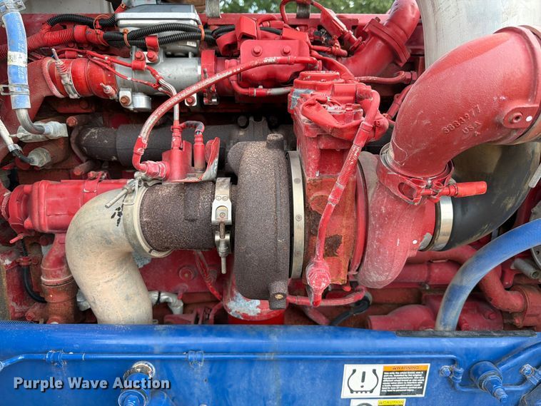 image for item FU1011 2011 Peterbilt 367 crane truck