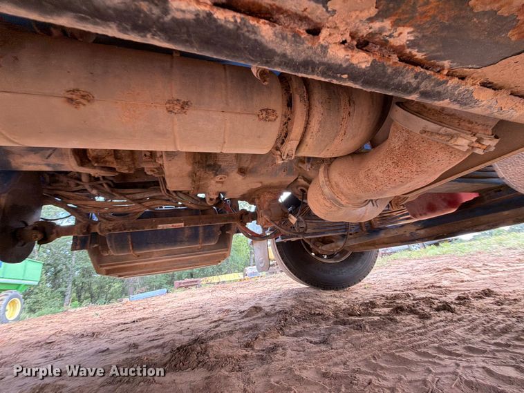 image for item FU1011 2011 Peterbilt 367 crane truck