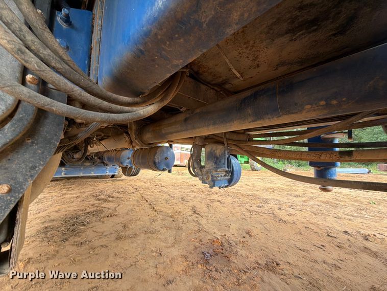 image for item FU1011 2011 Peterbilt 367 crane truck