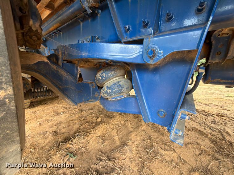 image for item FU1011 2011 Peterbilt 367 crane truck