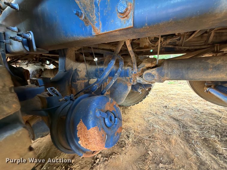 image for item FU1011 2011 Peterbilt 367 crane truck