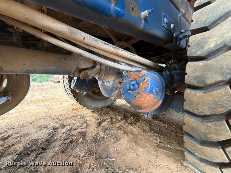 image for item FU1011 2011 Peterbilt 367 crane truck