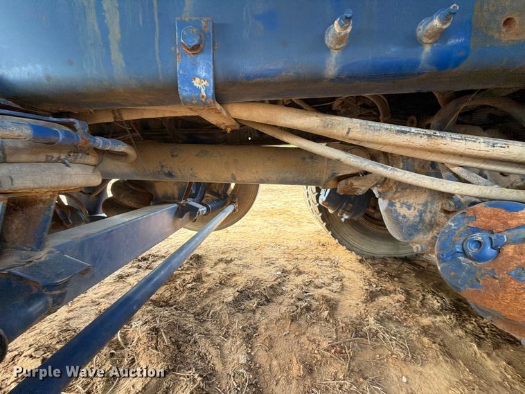 image for item FU1011 2011 Peterbilt 367 crane truck