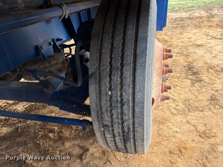 image for item FU1011 2011 Peterbilt 367 crane truck