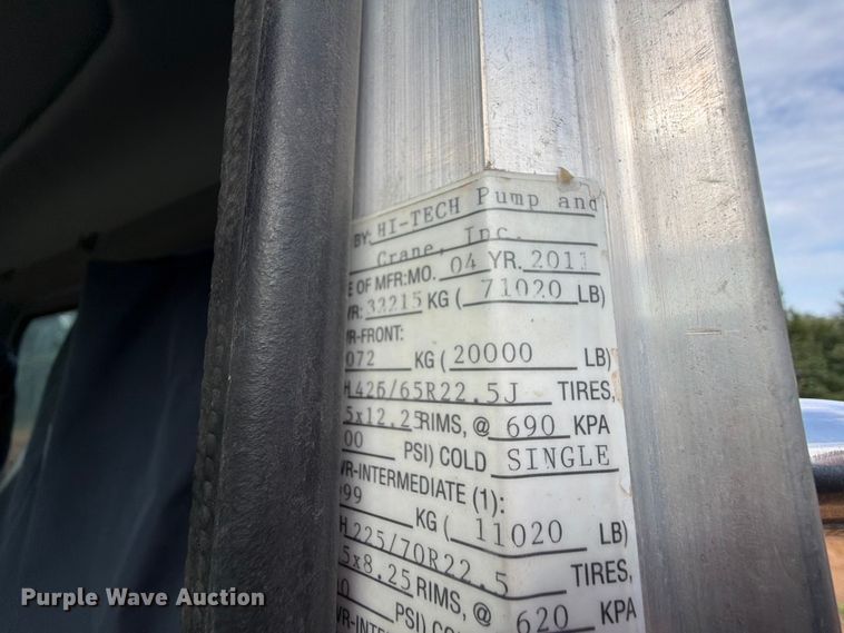 image for item FU1011 2011 Peterbilt 367 crane truck