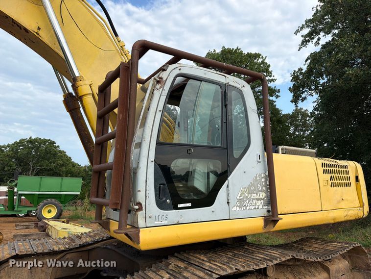 image for item FU1015 2001 Kobelco SK330LC excavator