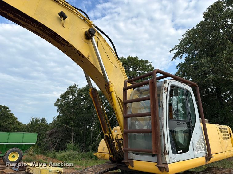 image for item FU1015 2001 Kobelco SK330LC excavator