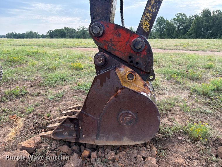 image for item FU1015 2001 Kobelco SK330LC excavator