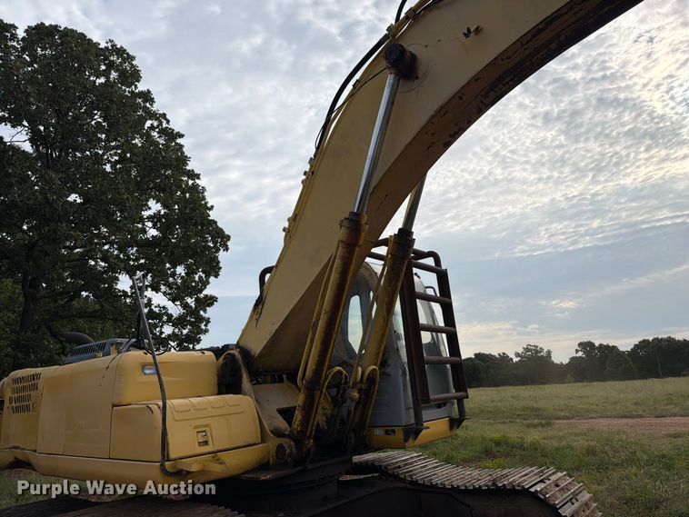 image for item FU1015 2001 Kobelco SK330LC excavator