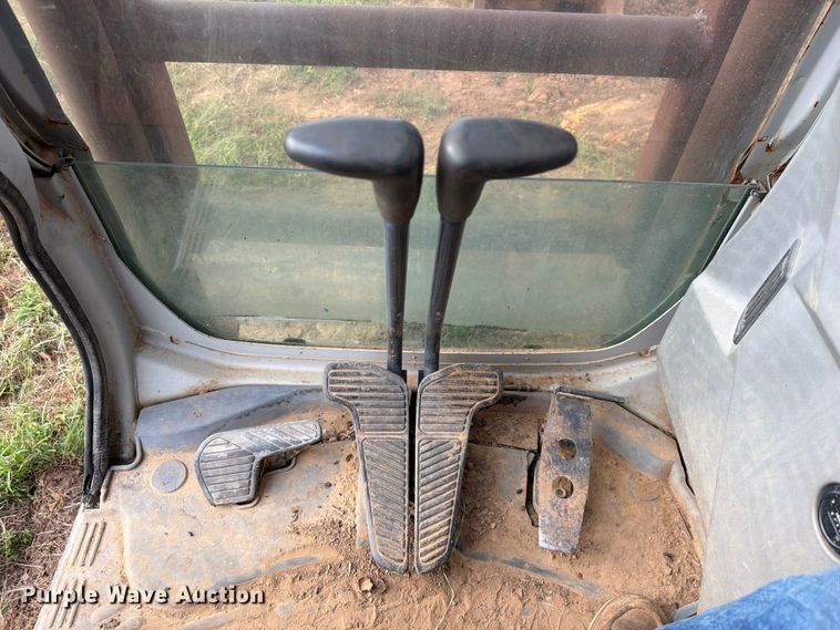 image for item FU1015 2001 Kobelco SK330LC excavator