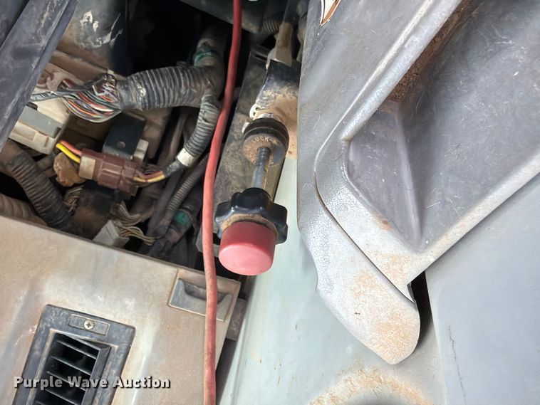 image for item FU1015 2001 Kobelco SK330LC excavator