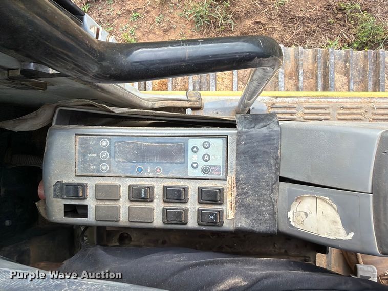 image for item FU1015 2001 Kobelco SK330LC excavator