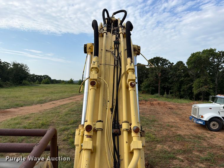 image for item FU1015 2001 Kobelco SK330LC excavator