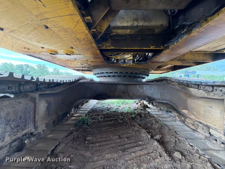 image for item FU1015 2001 Kobelco SK330LC excavator