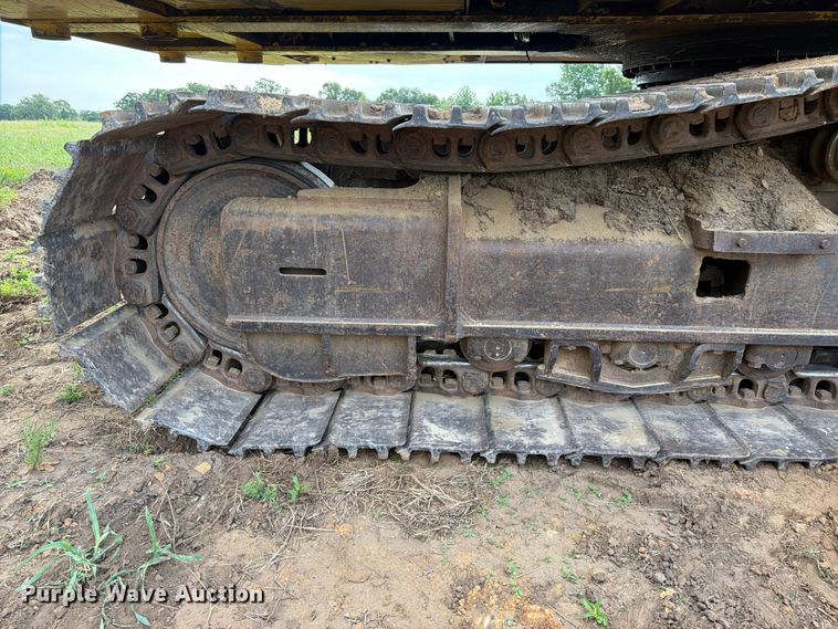 image for item FU1015 2001 Kobelco SK330LC excavator