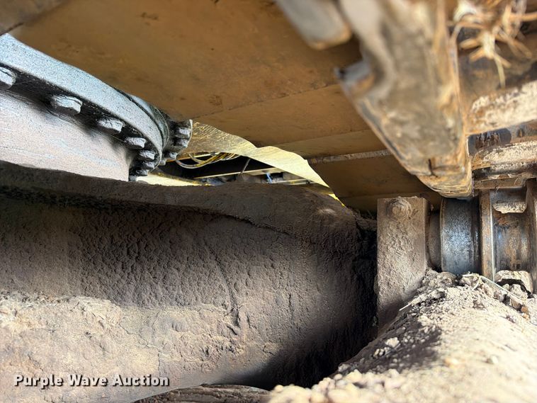 image for item FU1015 2001 Kobelco SK330LC excavator