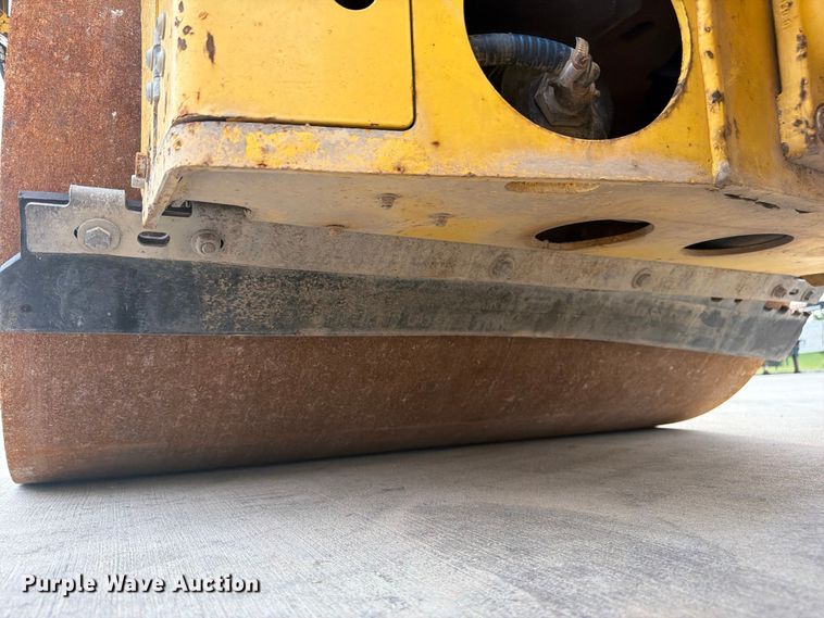 image for item FU4549 2007 Bomag BW120 AD-4 double drum vibratory roller