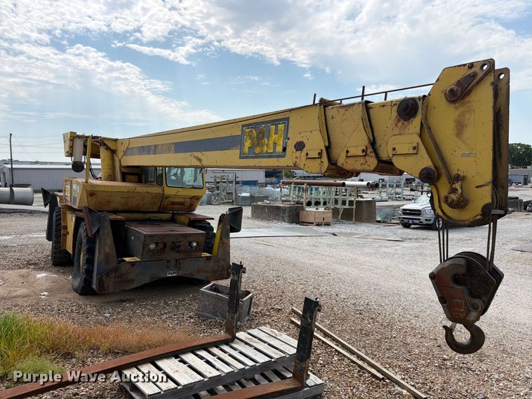 image for item FU4568 P&H W-180 crane